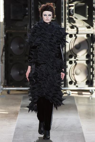 Look 50
